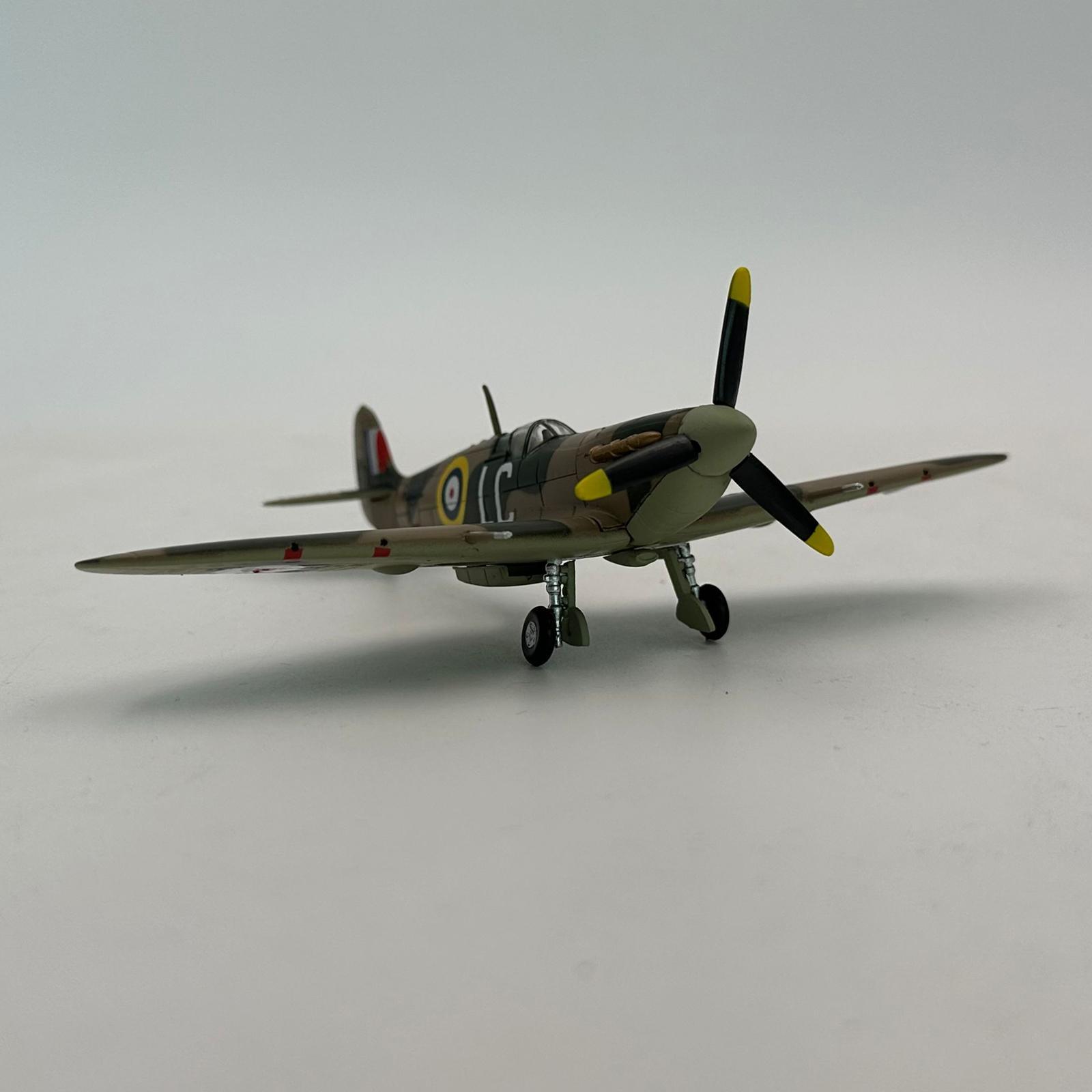 Model Kit Spitfire - Modellino Spitfire in Scala 1/72, Ornamento