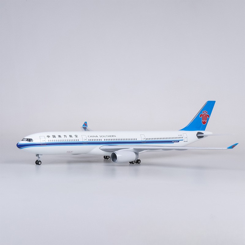 Modellino di Aereo Commerciale - Model Kit Simulator recensione e prezzo